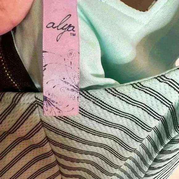 Alya from Francesca’s Sz L Knee-Length Sleeveless Sundress - Picture 2 of 3